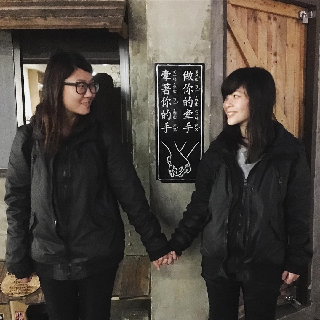 Check Out These 3 Sweet Femme Lesbian Couples On Instagram Lalatai