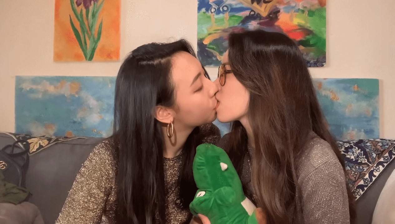 超甜糖果親親挑戰 女同志ppl情侶阿卡貝拉candy Kiss Challenge閃炸 Lalatai 拉拉台